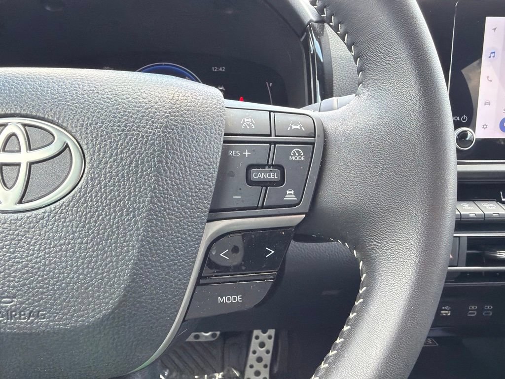 Used 2026 Toyota Camry SE FWD image 27