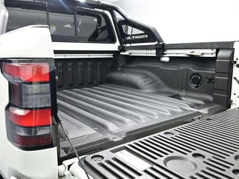 Used 2022 Nissan Frontier SV image 38