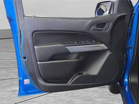 Used 2021 Chevrolet Colorado LT w/ LT Convenience Package image 27