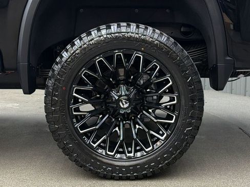 Used 2025 Chevrolet Silverado 2500 High Country w/ Technology Package image 12