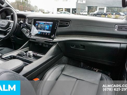 Used 2024 Jeep Wagoneer L Series II w/ Flexible Seating Group AWD/4WD image 26