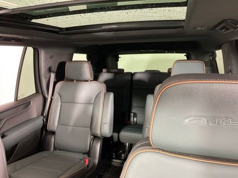 Used 2025 GMC Yukon AT4 w/ AT4 Premium Package AWD/4WD image 40