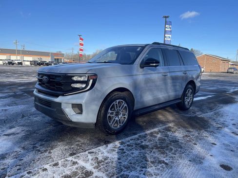 Used 2025 Ford Expedition Active image 46