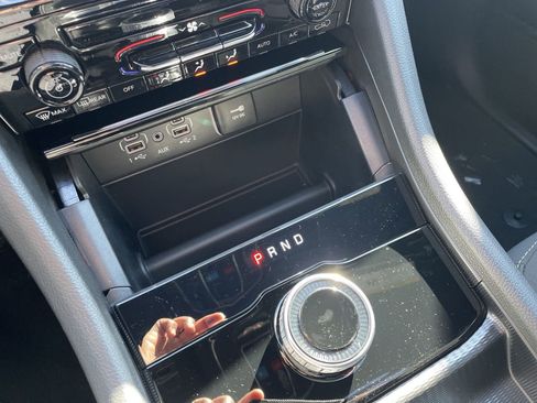 Used 2025 Jeep Grand Cherokee L Laredo image 23