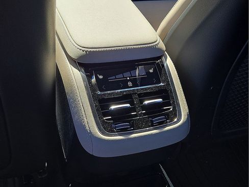 New 2026 Volvo XC90 B6 Ultra w/ Protection Package Premier image 16