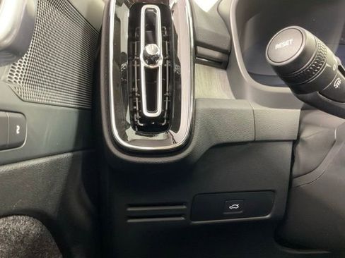 New 2026 Volvo XC40 B5 Plus w/ Protection Package Premier image 28