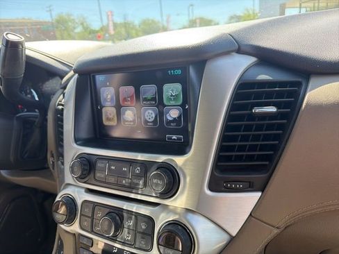 Used 2017 GMC Yukon SLT w/ Open Road Package RWD image 17