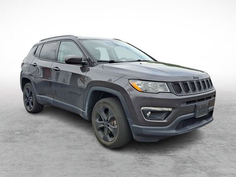 Used 2021 Jeep Compass Latitude AWD/4WD image 3