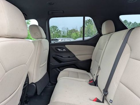 Used 2022 Chevrolet Traverse LS AWD/4WD image 15