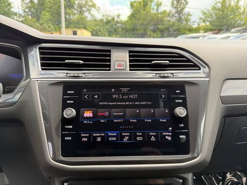 Used 2023 Volkswagen Tiguan SE FWD image 18