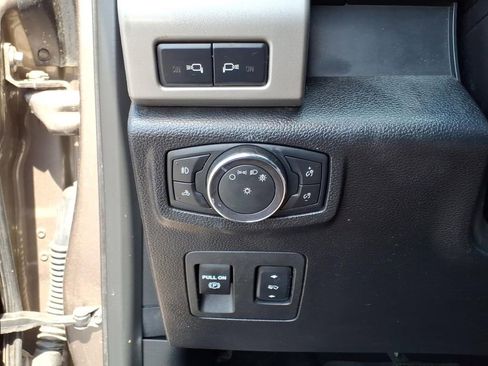 Used 2018 Ford F150 Lariat w/ Equipment Group 502A Luxury image 18