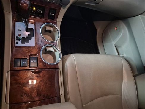 Used 2012 Toyota Highlander Limited image 35