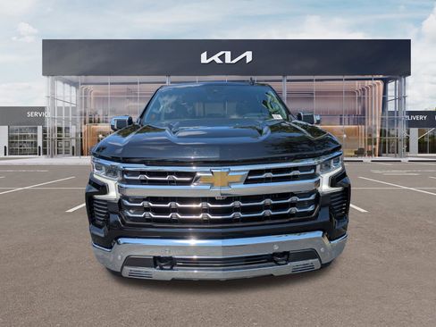 Used 2022 Chevrolet Silverado 1500 LTZ w/ Technology Package AWD/4WD image 7