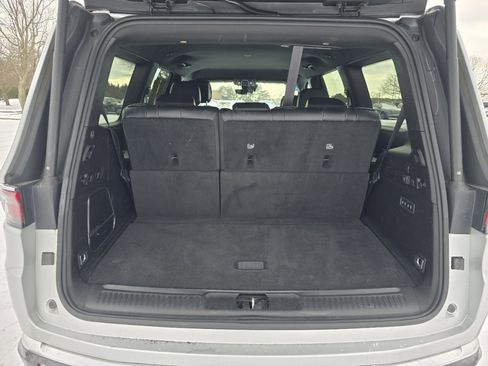 Used 2022 Jeep Wagoneer Series III w/ Flexible Seating Group image 20