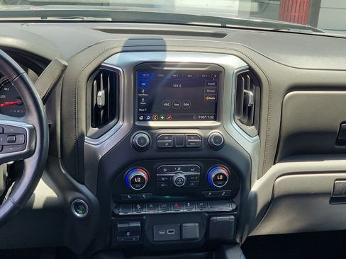Used 2020 Chevrolet Silverado 1500 LT Trail Boss AWD/4WD image 17