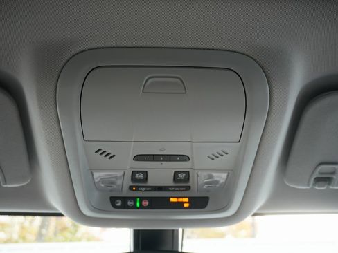 Used 2017 GMC Acadia SLT image 21