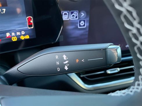 New 2026 Chevrolet Equinox EV LT image 16