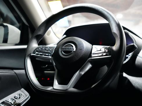 Used 2023 Nissan Sentra SV image 18