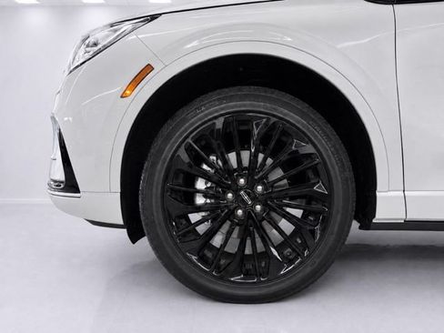 Used 2025 Lincoln Corsair Reserve w/ Equipment Group 202A AWD/4WD image 8