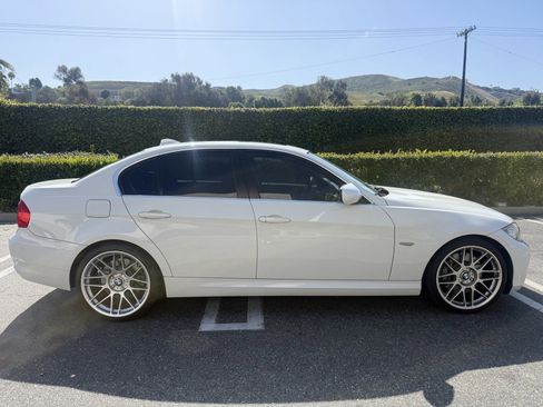 Used 2011 BMW 335i Sedan RWD image 4