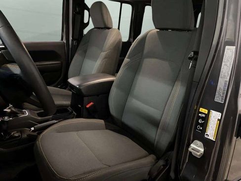 Used 2024 Jeep Wrangler Unlimited image 56