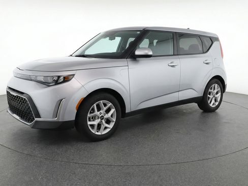 Used 2025 Kia Soul LX w/ LX Technology Package FWD image 3