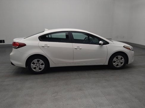 Used 2017 Kia Forte LX image 10