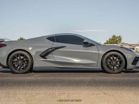 Used 2025 Chevrolet Corvette Stingray Premium Cpe w/ Z51 Performance Package RWD image 18