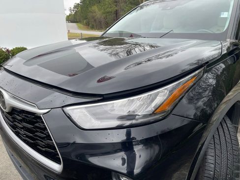 Used 2020 Toyota Highlander XLE AWD/4WD image 30