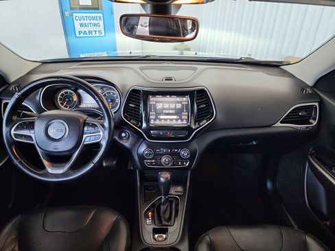 Used 2019 Jeep Cherokee Limited FWD image 18