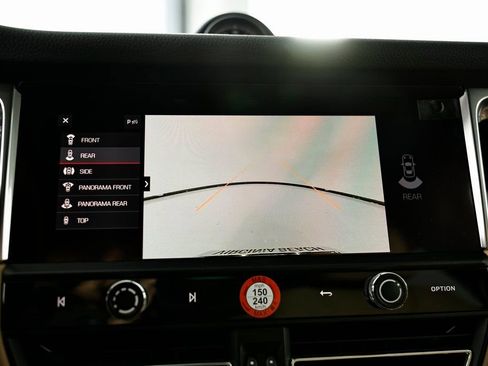 New 2026 Porsche Macan image 40