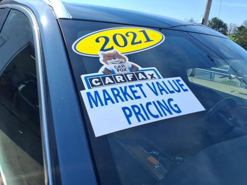 Used 2021 Volvo XC90 T6 Momentum w/ Protection Package image 9