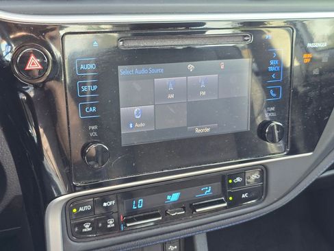 Used 2017 Toyota Corolla SE FWD image 27