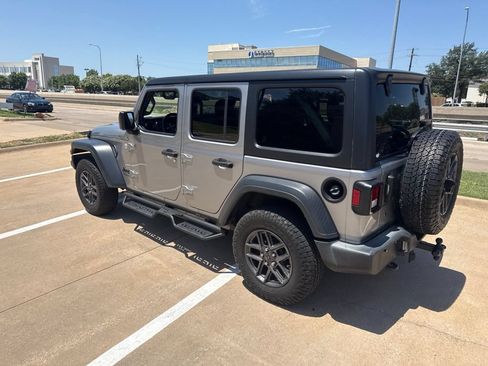 Used 2019 Jeep Wrangler Unlimited Sport AWD/4WD image 11