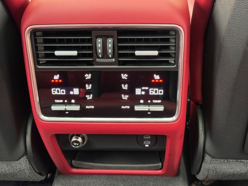 Used 2023 Porsche Cayenne GTS AWD/4WD image 43