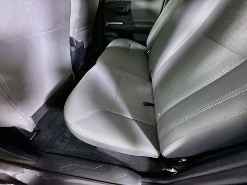 Used 2019 Toyota Tacoma SR5 RWD image 25