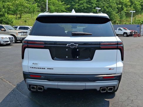 Used 2024 Chevrolet Traverse Z71 w/ Enhanced Driving Package AWD/4WD image 5