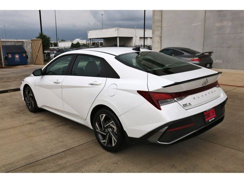 Certified 2025 Hyundai Elantra Sport FWD image 7