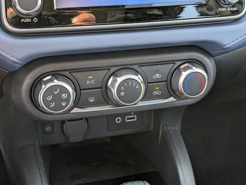 New 2025 Nissan Versa SV w/ Trunk Package image 27