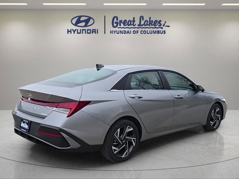 New 2026 Hyundai Elantra Limited FWD image 5