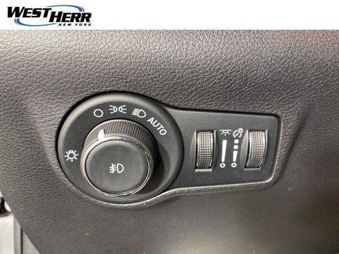 Used 2022 Jeep Compass Limited AWD/4WD image 13