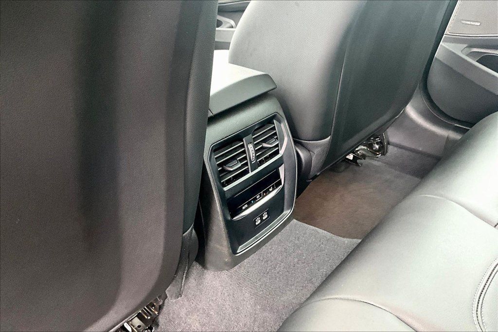 Used 2024 BMW M340i RWD image 12