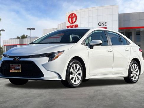 Certified 2022 Toyota Corolla LE image 10