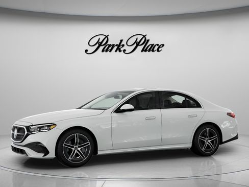 New 2026 Mercedes-Benz E 450 4MATIC Sedan image 3