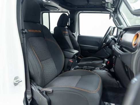 Used 2023 Jeep Gladiator Mojave image 10