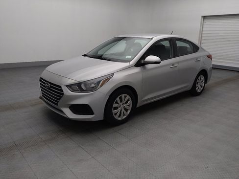 Used 2020 Hyundai Accent SE FWD image 2