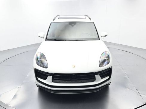 Certified 2025 Porsche Macan AWD/4WD image 45