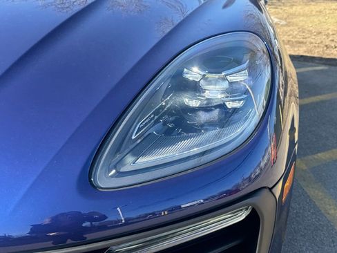 Used 2025 Porsche Macan Base image 9