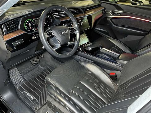 Used 2019 Audi e-tron Prestige w/ Prestige Package AWD/4WD image 27