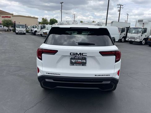New 2026 GMC Terrain Elevation w/ Elevation Premium Package FWD image 6